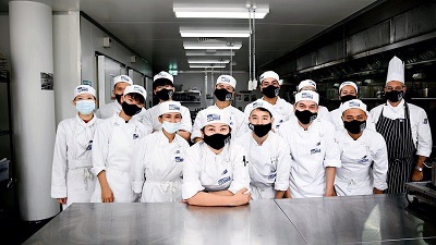 現地の専門学校を卒業！ 未経験から海外でプロのシェフ